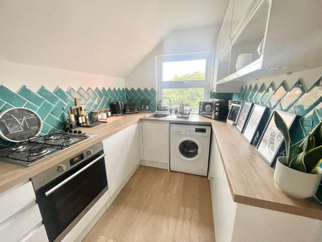 Yeend Close, Cheltenham GL51, 1 bed flat to rent, £950 pcm | PrimeLocation