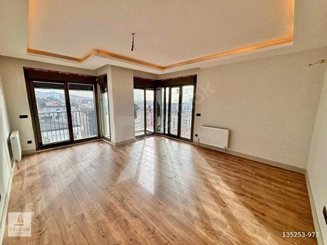 YELKEN'DEN METROYA YAKIN DENİZ MANZARALI BALKONLU 2+1 SIFIR