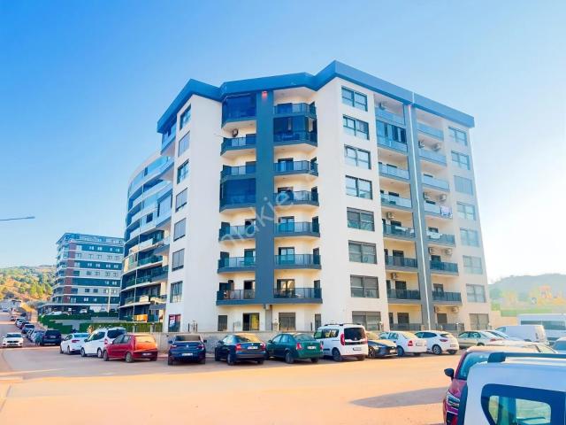 Yerden Isıtma Kapalı Mutfak Havuzlu Site Kiralık 3+1 Daire