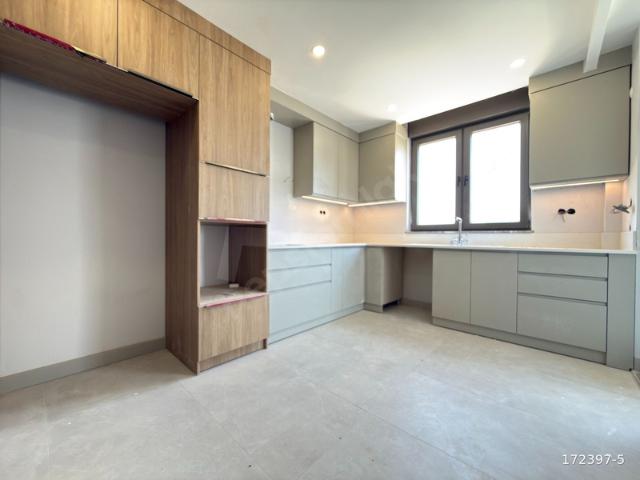 YERDEN ISITMALI GİYİNME ODA EBEVEYN BANYOLU 115 M2 2+1 SIFIR LÜX