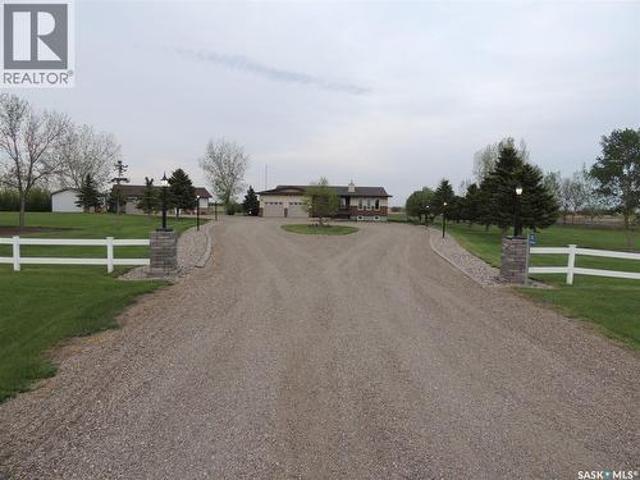 Yergens Acreage, Estevan Rm No. 5, SK, S4A 2A7 Luxury House for sale | Listing ID SK037216 | Royal LePage Carriage Trade Luxury Properties