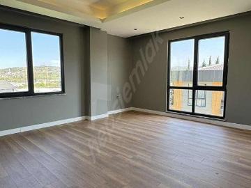 YERLİTÜRK'TEN TERMAL YOLUNDA SİTE İÇİNDE GENİŞ 2+1 SATILIK DAİRE