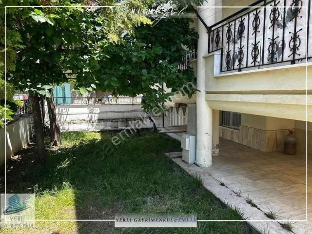 Yerli Gayrimenkul'den Çarşı Mahallesinde 2 Katlı Müstakil Ev