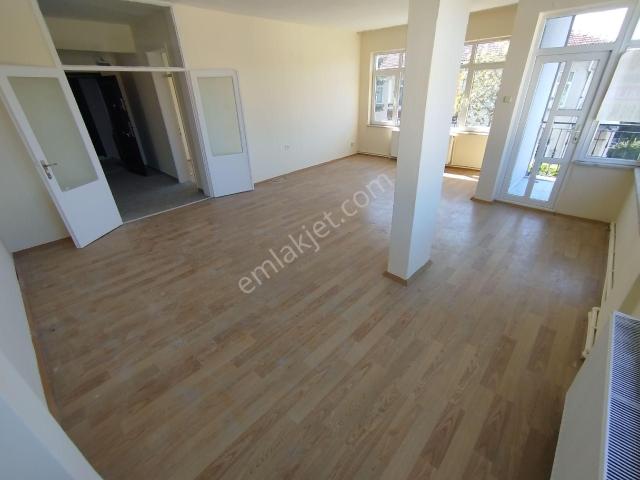 Yeski Emlâk İnşaattan Kiralık Daire Merkezi Konumda Bahçelievler Mahallesi