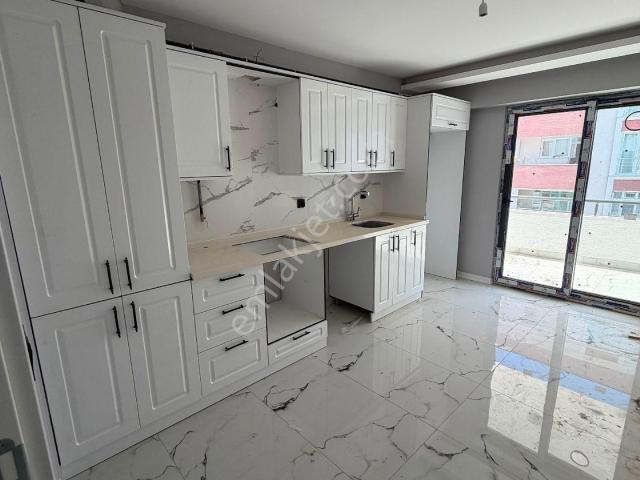 Yeski Emlâk İnşaattan Kiralık Sıfır Daireler Kışla Mahallesi 3+1