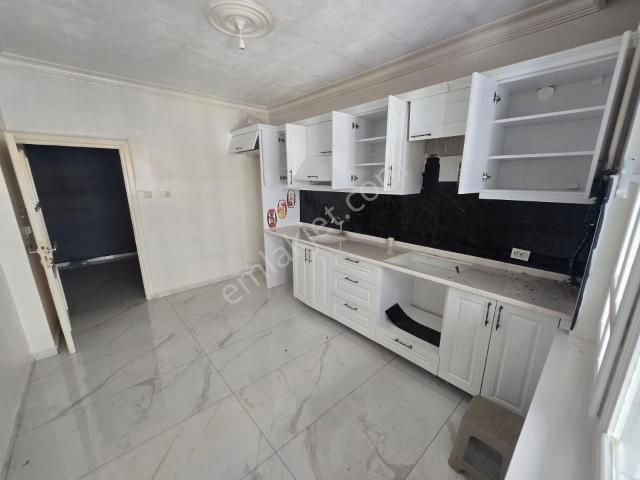 Yeski Emlâk İnşaattan Satılık Merkezi Konumda 4+1 Daire