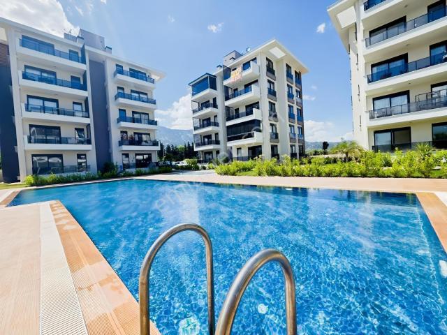 Yetişen Alır / Havuz Manzaralı 1+1 / 3. Kat / Doğalgazlı