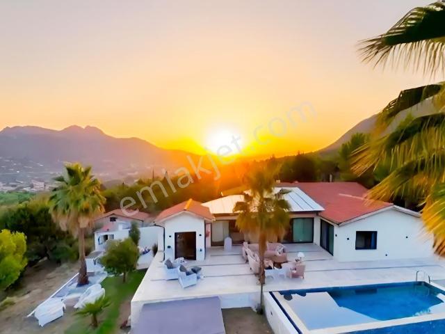 Yetkili Ofis seydikemer Yaka'da Havuzlu Ruhsatlı 2+1 Villa
