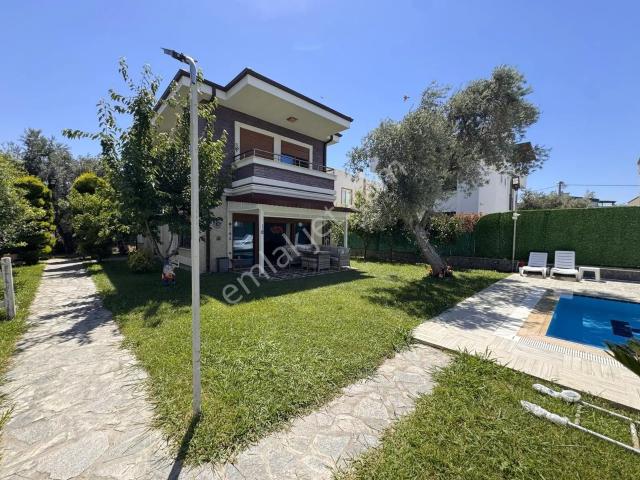 ▀ Yetkili Güç'ten Akçay'da Yüzme Havuzlu Denize 600m Lüx 3+1 Villa