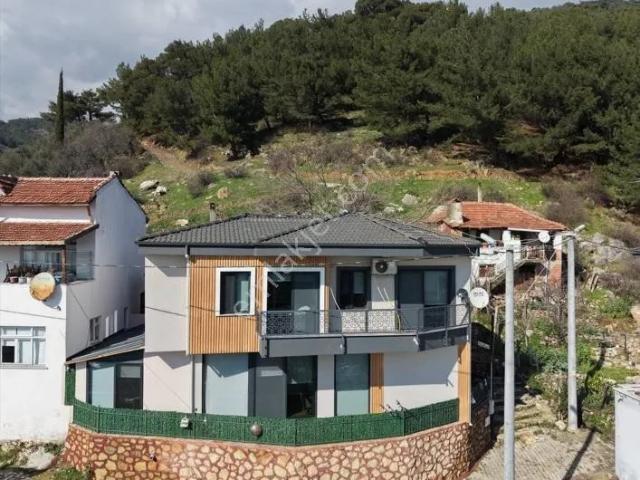 Yetkili Pınarbaşında Deniz Manzaralı Tam Müstakil 4+1 Villa