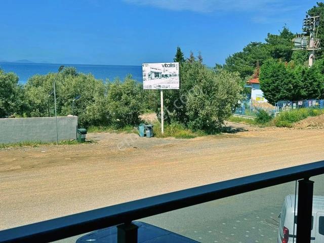 Yetkisi Uytundan Pelitköyde Denize Sıfır Yerden Isıtmalı Lüx 1+1