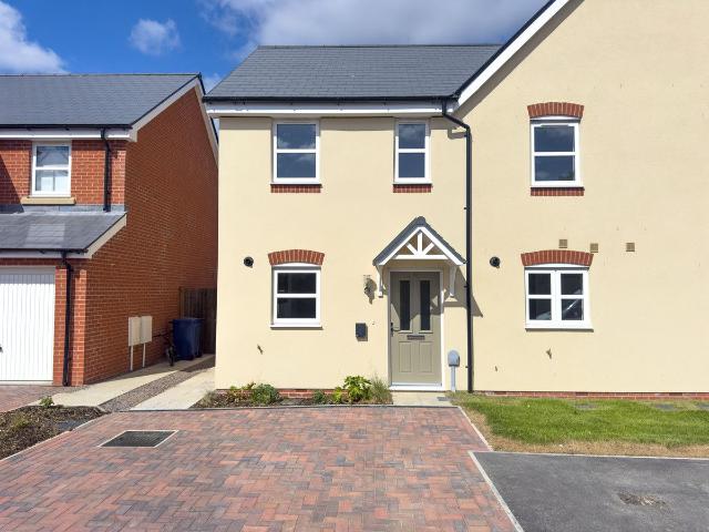 Yew Close, Tewkesbury GL20, 2 bed semi detached house to rent, £1,250 pcm | PrimeLocation
