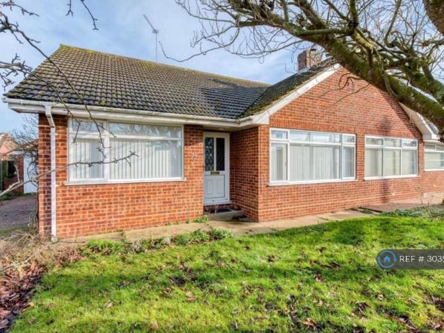 Yew Tree Close, Great Yarmouth, NR31 2 bed bungalow to rent £1,200 pcm £277 pw