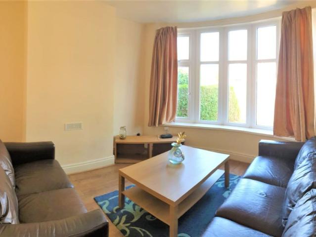 Yew Tree Road, Manchester M14, 4 bed semi detached house to rent, £576 pppm | PrimeLocation