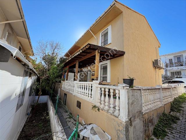 Yiğit Gayrimenkulden Alaçatıda Satılık 3+1 Dubleks Daire