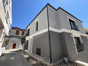 Yiğit Gayrimenkulden Çeşme Marinada Satılık Sıfır 1+1