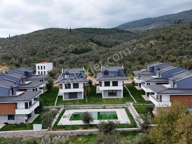 Yiğit'ten Güre'de Kazdağları Manzaralı Havuzlu&bahçeli 3+1 Villa