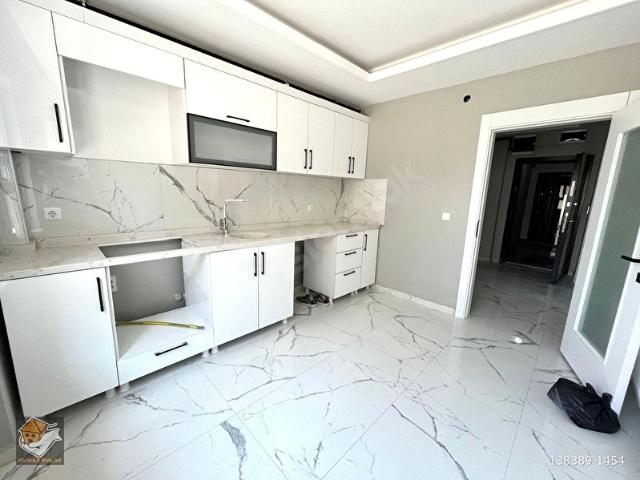 YILMAZ'DANSIFIR CADDE DİBİ 2+1 EBEVEYN BANYOLU DAİRE