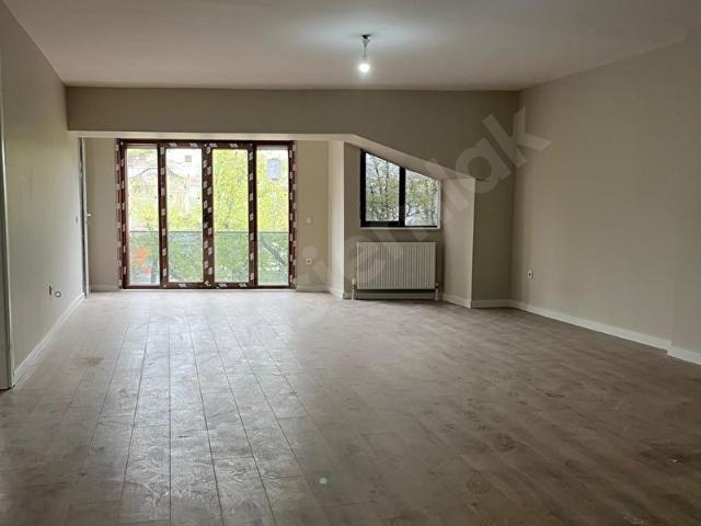 YOĞURTÇU PARKI MANZARALI SIFIR BİNADA BALKONLU 2+1 KİRALIK DAİRE