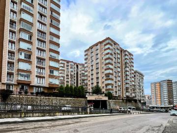Yomra Kaşüstü'nde Deniz Manzaralı, Site İçinde Modern 3+1 Kiralık Daire 160 M²