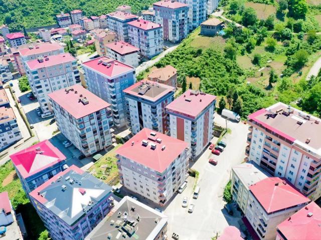 Yomra Merkezde Satılık 3+1 170 M² Ferah Daire