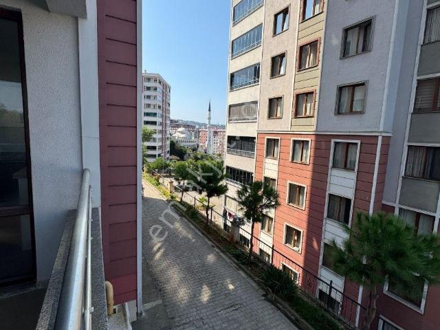 Yomra Sancak Da 4+1 Satılık Daıre