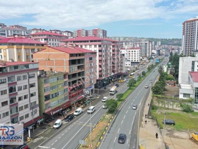 Yomra'da Deniz Manzaralı, Anayol Üzeri Satılık 3+1 Daire