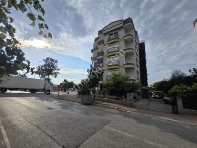 Yönter Emlaktan Batı Çevre Yolu Üzerinde Kiralık Dev 4+1!