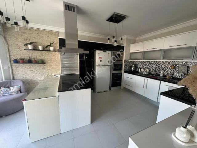 Yönter Emlaktan Hastane Karşısı 230 M2 4+1 Satılık Daire