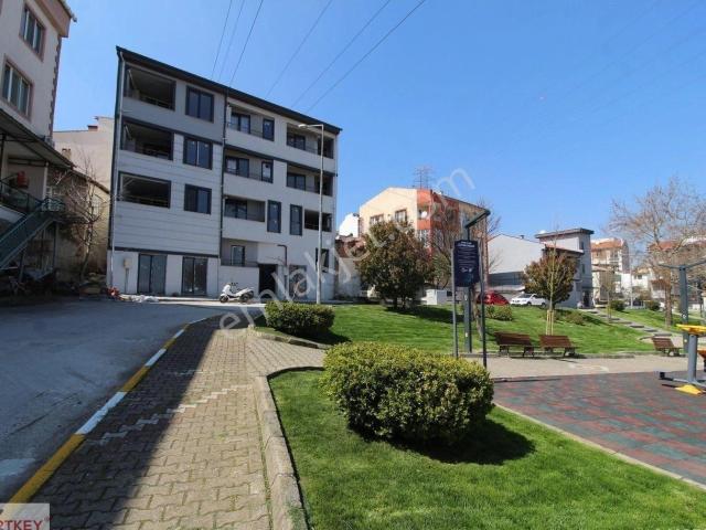 Yön Den Sütlüce Mh.'de Arakat Satılık Daire 1+1