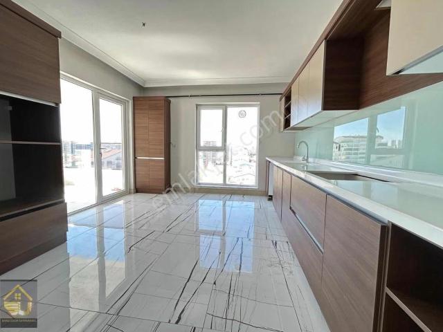 Yonca Şehir Sitesinde 6.kat 150m2 3+1 Kiralık