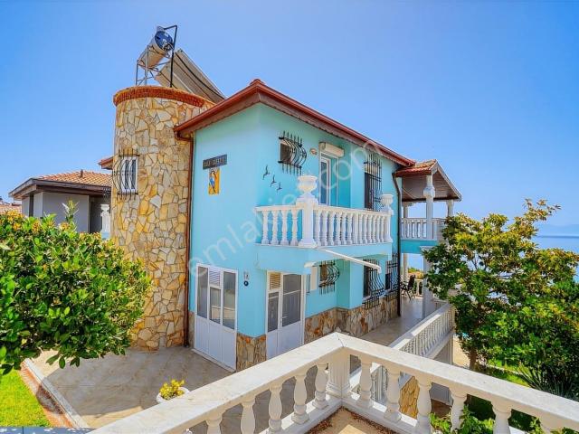 Yoncaköy'de Toplam 786 M2 Arsalı Tam Müstakil Havuzlu Villa