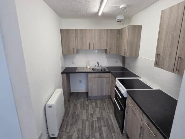 Yonge Close, Eastleigh SO50, 2 bed flat to rent, £1,099 pcm | PrimeLocation
