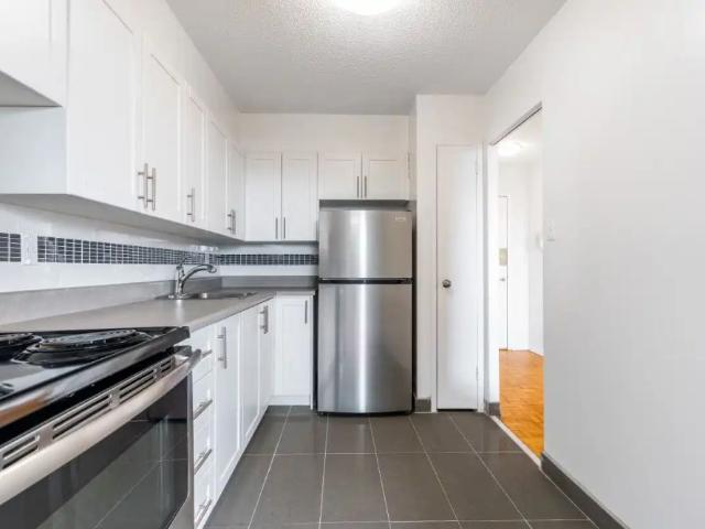 Yonge Eglinton Apartments – Duplex — Bachelor available at 411 Duplex Avenue, Toronto