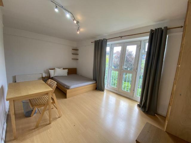 Yoakley Road, Stoke Newington, N16 1 bed in a flat share to rent £950 pcm £219 pw