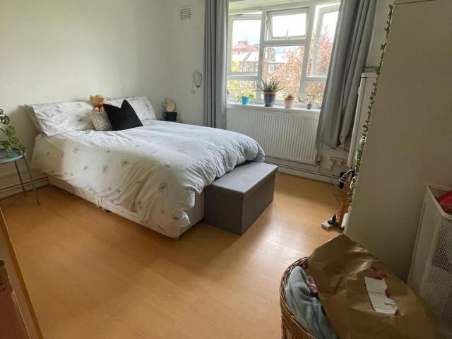 Yoakley Road, Stoke Newington, N16 3 bed flat share to rent £900 pcm £208 pw