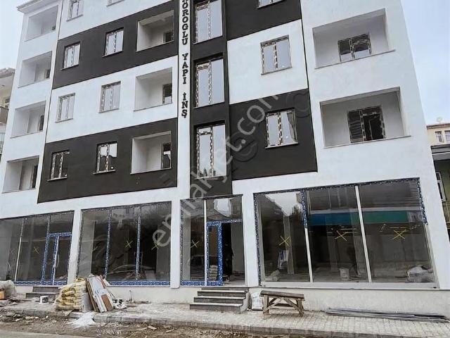 Yol Cephe Balkonlu Ayrı Mutfak Lüks 1+1
