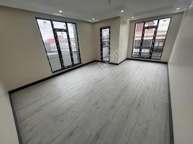 Yoldaş Emlaktan Satılık 2+1 90 M2 4.kat Kapalı Otoparklı Daire