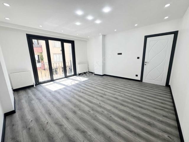 Yoldaş İnşaat'tan Kiralık 3+1 115 M2 1.kat Memura Daire