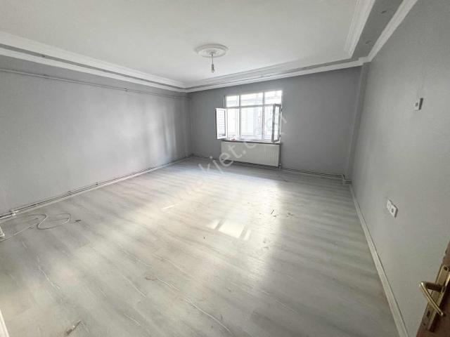 Yoldaş İnş Kiralık 2+1 100 M2 2.kat Daire