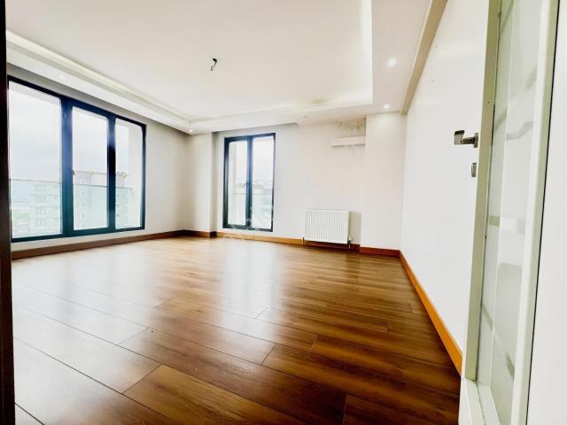 Yoldaş İnş Kiralık 2+1 120 M2 12.kat Sitede Ebevyn Banyolu Daire