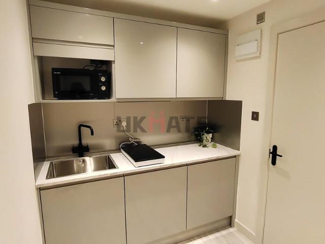 YoLiving Kingston Addison Gardens 2b1b
