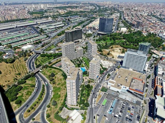 Yorum İstanbul'da Ful Manzaralı 3 Cepheli Büyük 2+1 Rezidans