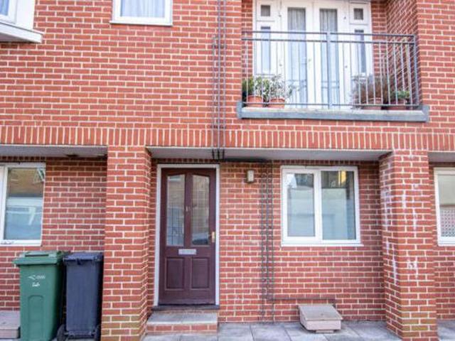 York Avenue, East Cowes, 1 Bedroom Maisonette