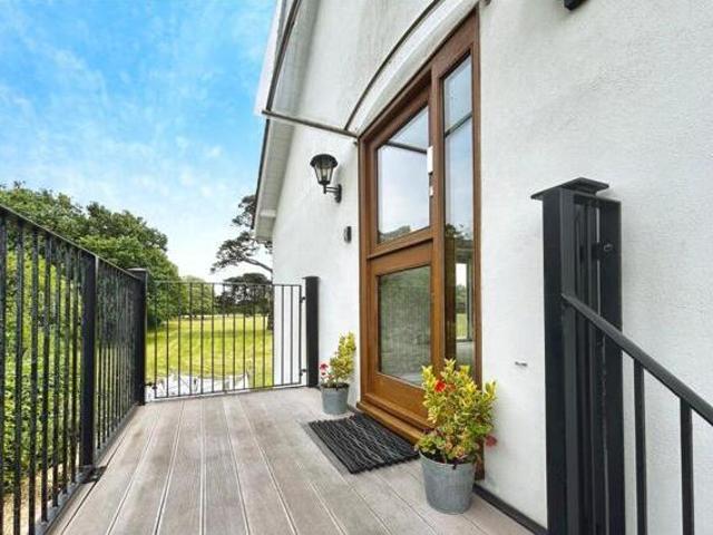 York Avenue, East Cowes, 2 Bedroom Apartment