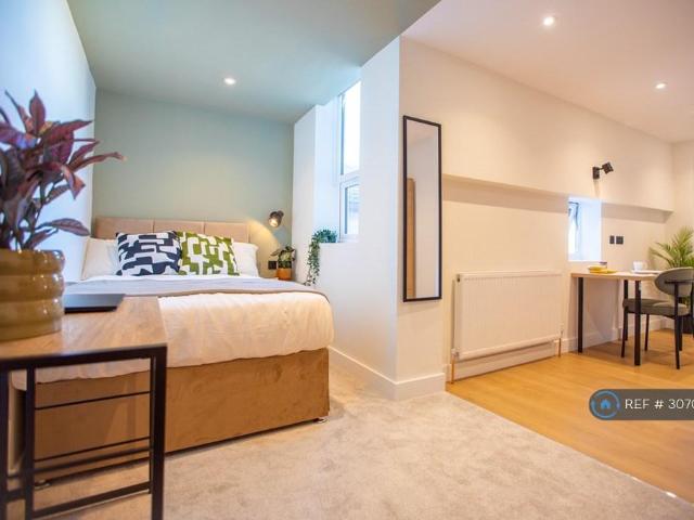 York Avenue, Gillingham, ME7 1 bed in a house share to rent £1,000 pcm £231 pw