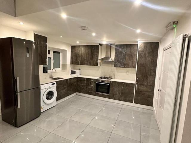 York Avenue, Hayes UB3, 5 bed property to rent, £3,500 pcm | PrimeLocation
