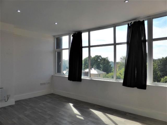 York Avenue, Hove BN3, Studio to rent, £1,000 pcm | PrimeLocation