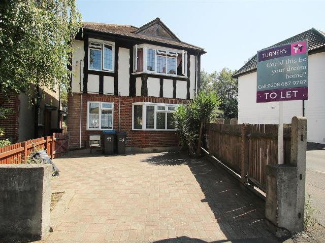 York Close, Morden SM4, 2 bed maisonette to rent, £1,800 pcm | PrimeLocation