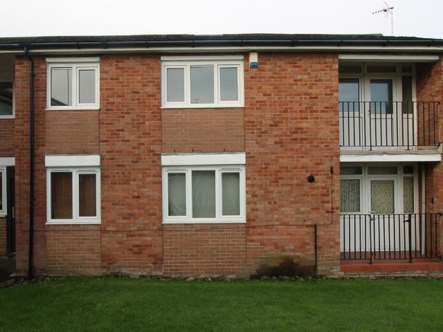 York Close, Clayton Le Moors, Accrington BB5, 2 bed flat to rent, £550 pcm | PrimeLocation